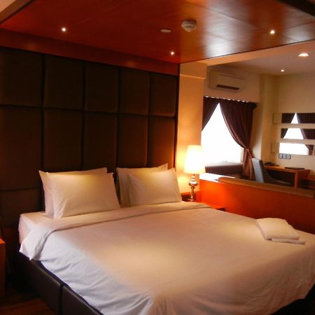 C'Haya Hotel Kota Kinabalu Esterno foto
