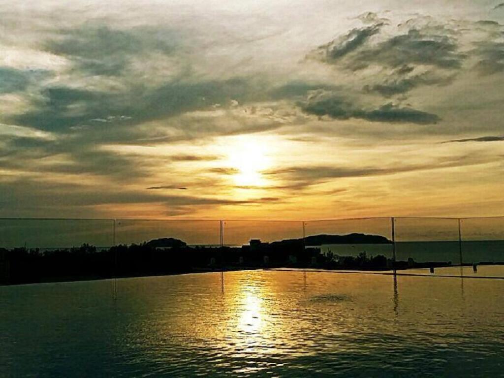 C'Haya Hotel Kota Kinabalu Esterno foto