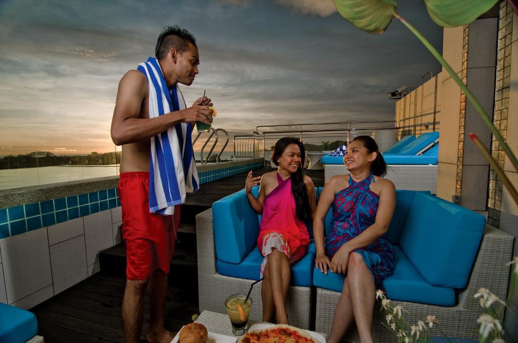 C'Haya Hotel Kota Kinabalu Esterno foto