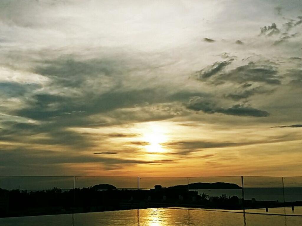 C'Haya Hotel Kota Kinabalu Esterno foto