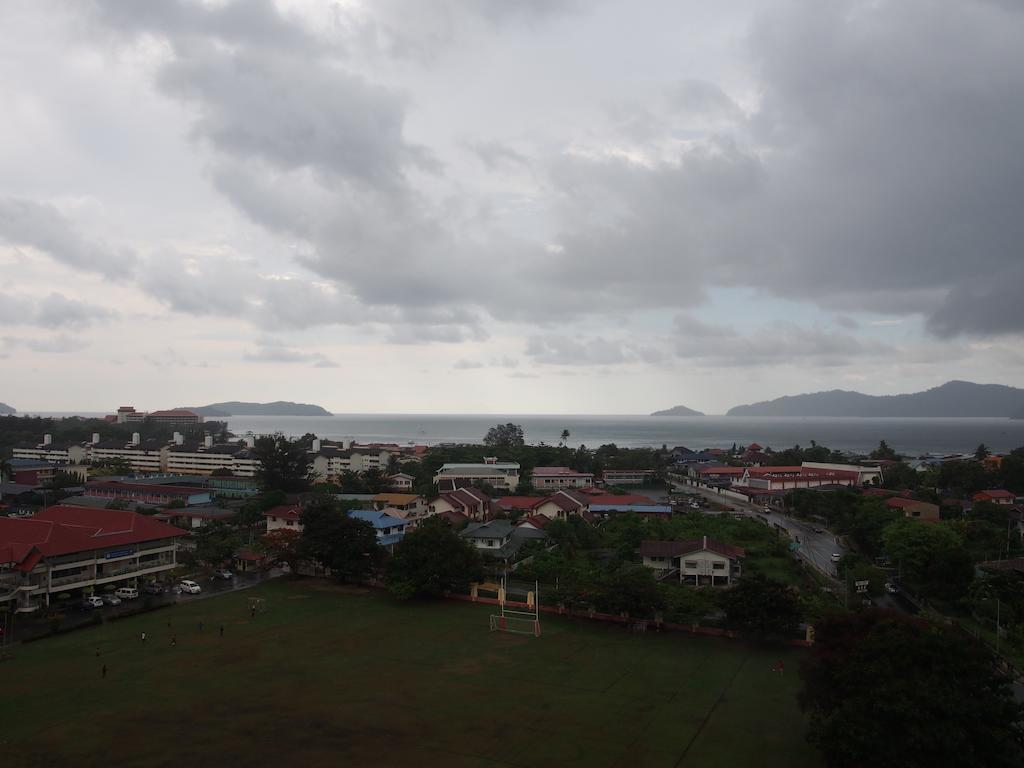C'Haya Hotel Kota Kinabalu Esterno foto
