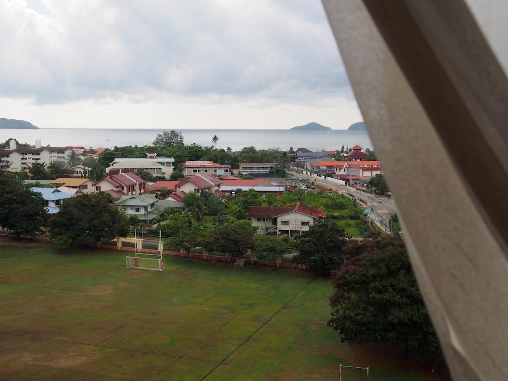 C'Haya Hotel Kota Kinabalu Esterno foto