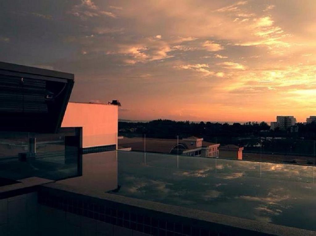 C'Haya Hotel Kota Kinabalu Esterno foto