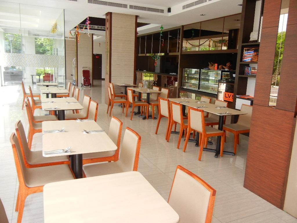 C'Haya Hotel Kota Kinabalu Esterno foto