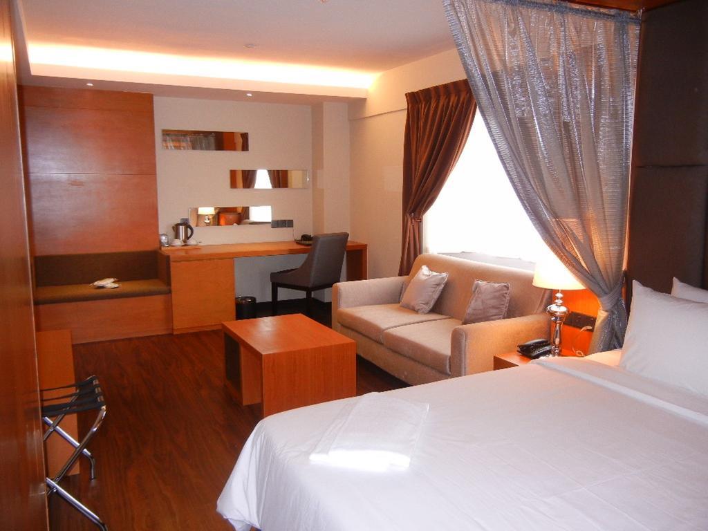 C'Haya Hotel Kota Kinabalu Camera foto