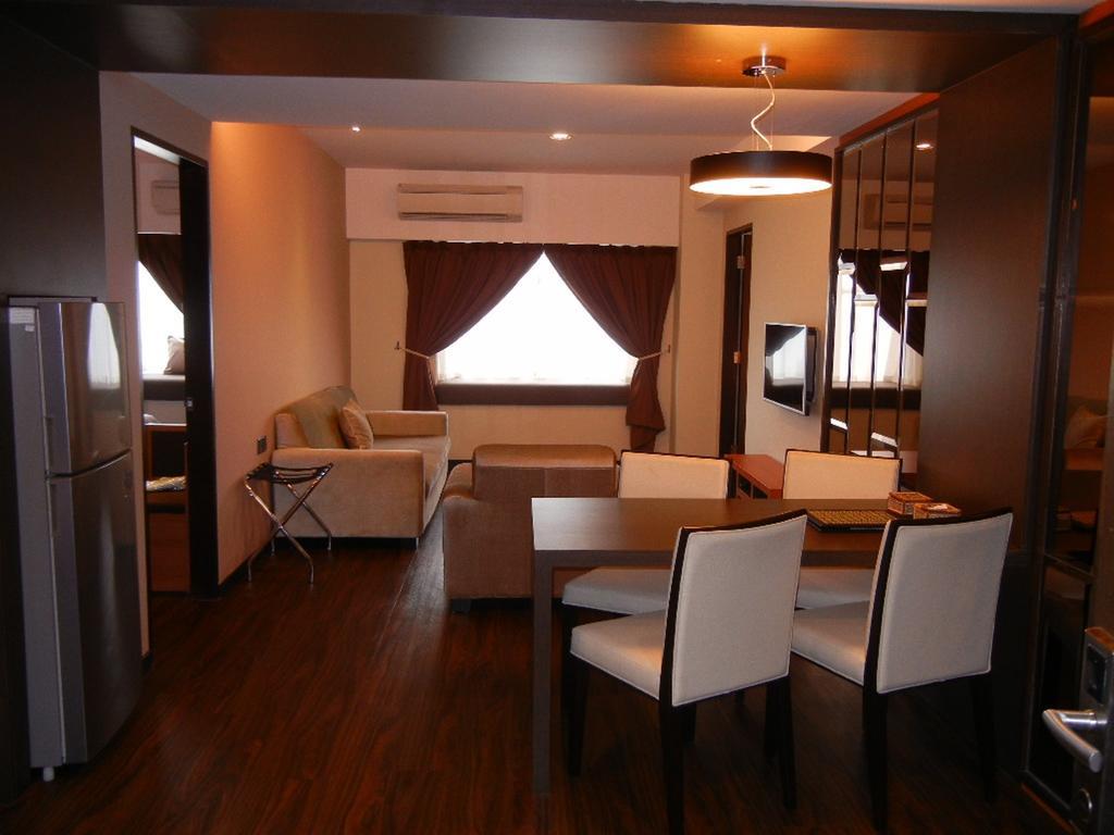 C'Haya Hotel Kota Kinabalu Esterno foto