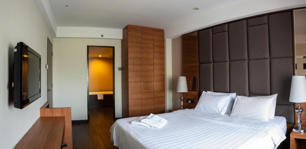 C'Haya Hotel Kota Kinabalu Esterno foto