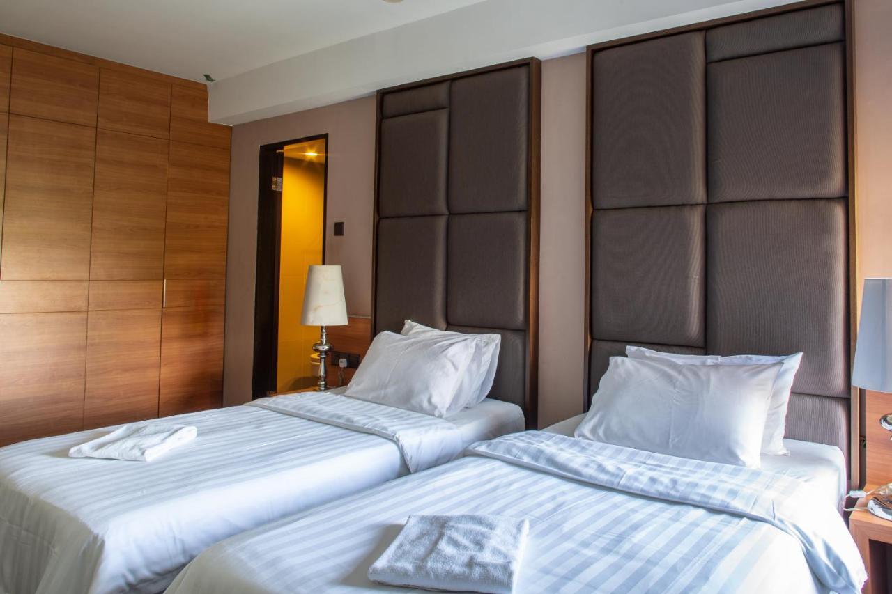 C'Haya Hotel Kota Kinabalu Esterno foto