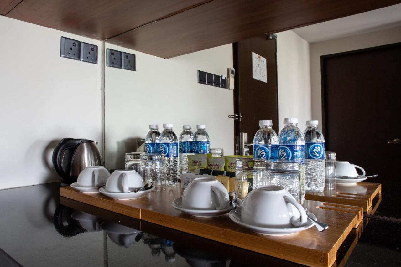 C'Haya Hotel Kota Kinabalu Esterno foto